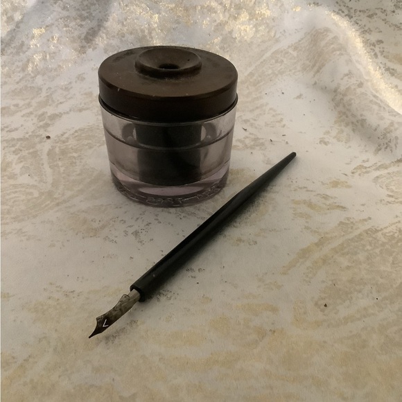 Antique Ink Well - Picture 6 of 7